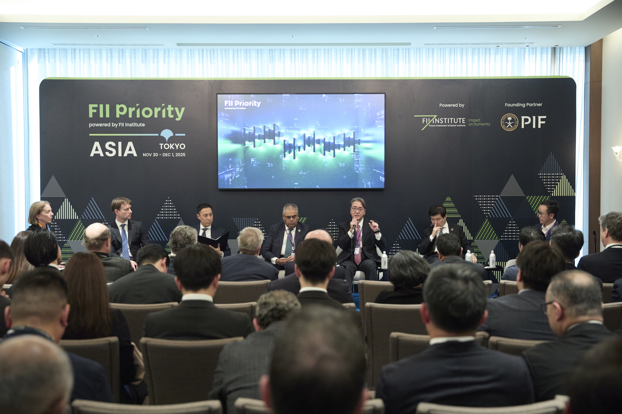 FII Priority Asia东京会议上的专题讨论